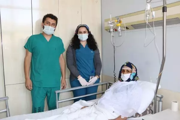 HAKKARİ'DE İLK KEZ 'UYANIK BEYİN AMELİYATI' YAPILDI HAKKARİ'DE İLK KEZ 'UYANIK BEYİN AMELİYATI' YAPILDI