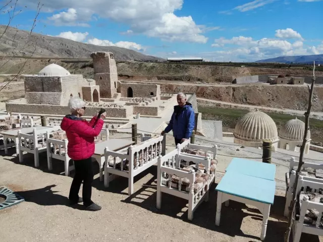 Hasankeyf'in dünya turizmine kazandırılması için girişimlere başlandı Hasankeyf'in dünya turizmine kazandırılması için girişimlere başlandı