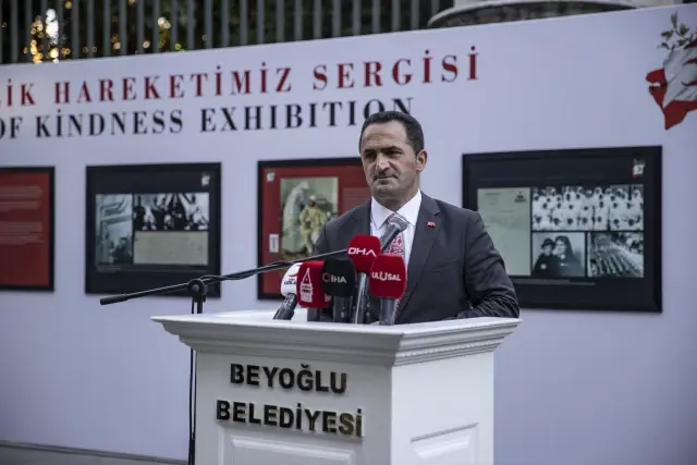 'Hilal-i Ahmer'den Kızılay'a 153 Yıllık İyilik Hareketimiz' sergisi İstiklal Caddesi'nde açıldı 'Hilal-i Ahmer'den Kızılay'a 153 Yıllık İyilik Hareketimiz' sergisi İstiklal Caddesi'nde açıldı
