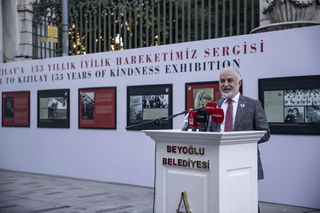 'Hilal-i Ahmer'den Kızılay'a 153 Yıllık İyilik Hareketimiz' sergisi İstiklal Caddesi'nde açıldı 'Hilal-i Ahmer'den Kızılay'a 153 Yıllık İyilik Hareketimiz' sergisi İstiklal Caddesi'nde açıldı