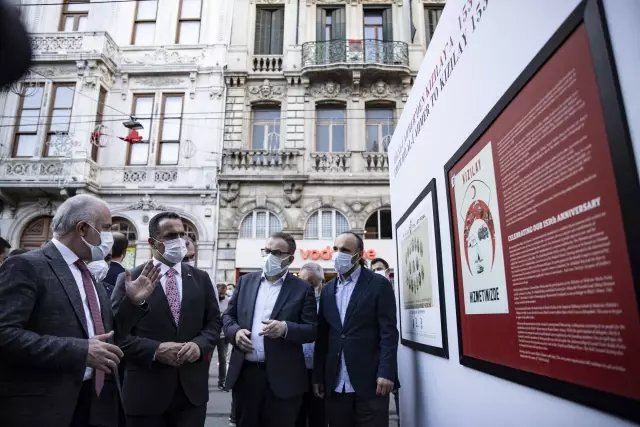 'Hilal-i Ahmer'den Kızılay'a 153 Yıllık İyilik Hareketimiz' sergisi İstiklal Caddesi'nde açıldı 'Hilal-i Ahmer'den Kızılay'a 153 Yıllık İyilik Hareketimiz' sergisi İstiklal Caddesi'nde açıldı