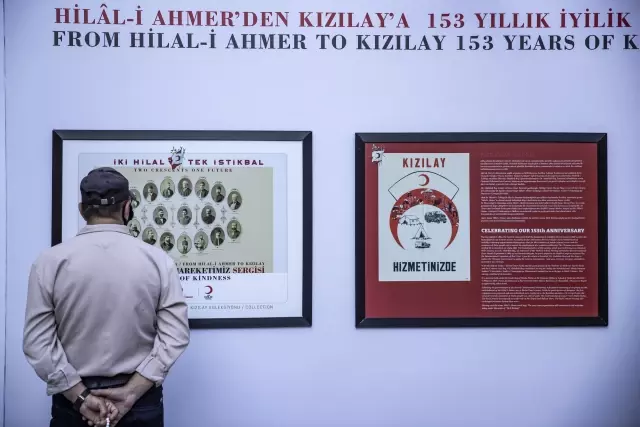 'Hilal-i Ahmer'den Kızılay'a 153 Yıllık İyilik Hareketimiz' sergisi İstiklal Caddesi'nde açıldı 'Hilal-i Ahmer'den Kızılay'a 153 Yıllık İyilik Hareketimiz' sergisi İstiklal Caddesi'nde açıldı