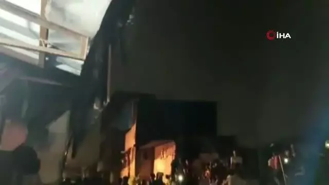 Hindistan'da bina çöktü: 11 ölü Hindistan'da bina çöktü: 11 ölü