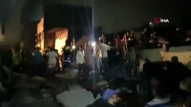 Hindistan'da bina çöktü: 11 ölü Hindistan'da bina çöktü: 11 ölü