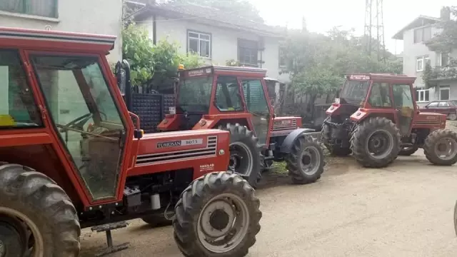 Hisarcık'ta ORKÖY desteğiyle 6 orman köylüsü traktörlerine kavuştu Hisarcık'ta ORKÖY desteğiyle 6 orman köylüsü traktörlerine kavuştu