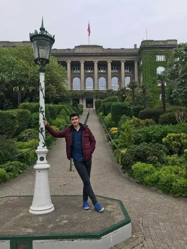 Hollanda Büyükelçiliği, çobanlık yaparak Tilburg Üniversitesi'ne hazırlanan Mahir için devrede Hollanda Büyükelçiliği, çobanlık yaparak Tilburg Üniversitesi'ne hazırlanan Mahir için devrede