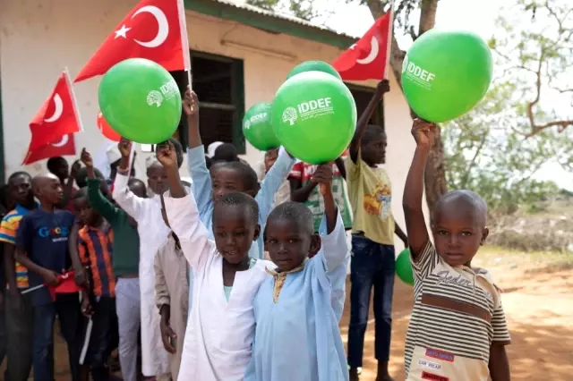 İDDEF'ten 40 ülkeye 'Kardeşinle Kurbanını Paylaş' yardımı İDDEF'ten 40 ülkeye 'Kardeşinle Kurbanını Paylaş' yardımı
