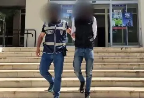 Son dakika haber... İkametten hırsızlık anları güvenlik kamerasında Son dakika haber... İkametten hırsızlık anları güvenlik kamerasında