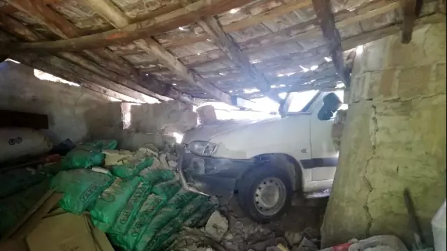 Son dakika haber... İki hafif ticari aracın çarpıştığı kaza kamerada: 2 yaralı Son dakika haber... İki hafif ticari aracın çarpıştığı kaza kamerada: 2 yaralı