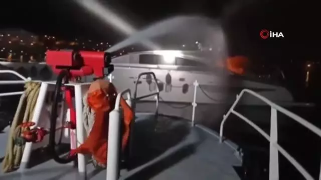 İngiliz bayraklı teknede çıkan yangın söndürüldü İngiliz bayraklı teknede çıkan yangın söndürüldü