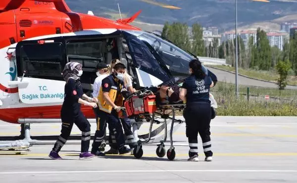 Son dakika haberleri: İNŞAATTAN DÜŞEN İŞÇİ, AMBULANS HELİKOPTERLE SEVK EDİLDİ Son dakika haberleri: İNŞAATTAN DÜŞEN İŞÇİ, AMBULANS HELİKOPTERLE SEVK EDİLDİ