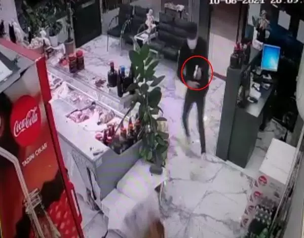 Son dakika haber... İş yerinde silahlı saldırıya uğrayan kasap, yaralandı Son dakika haber... İş yerinde silahlı saldırıya uğrayan kasap, yaralandı