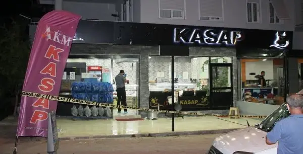 Son dakika haber... İş yerinde silahlı saldırıya uğrayan kasap, yaralandı Son dakika haber... İş yerinde silahlı saldırıya uğrayan kasap, yaralandı