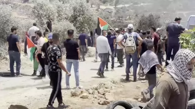 İsrail askerlerinin Batı Şeria'daki gösterilere müdahalesinde bir Filistinli hayatını kaybetti İsrail askerlerinin Batı Şeria'daki gösterilere müdahalesinde bir Filistinli hayatını kaybetti