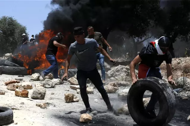 'İsrail güçlerinin Nablus'taki protestolara müdahalesinde 1 Filistinli öldü, 110 Filistinli yaralandı' 'İsrail güçlerinin Nablus'taki protestolara müdahalesinde 1 Filistinli öldü, 110 Filistinli yaralandı'
