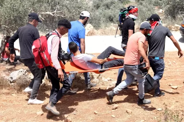 'İsrail güçlerinin Nablus'taki protestolara müdahalesinde 1 Filistinli öldü, 110 Filistinli yaralandı' 'İsrail güçlerinin Nablus'taki protestolara müdahalesinde 1 Filistinli öldü, 110 Filistinli yaralandı'