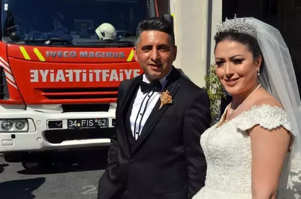 İTFAİYECİNİN NİKAHINA ARKADAŞLARINDAN 'TULUMBACILAR' SÜRPRİZİ İTFAİYECİNİN NİKAHINA ARKADAŞLARINDAN 'TULUMBACILAR' SÜRPRİZİ