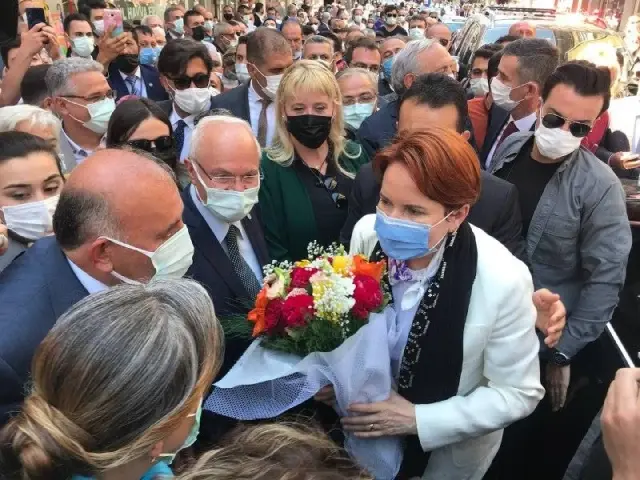 ZONGULDAK - İYİ Parti Genel Başkanı Akşener'den esnaf ziyareti ZONGULDAK - İYİ Parti Genel Başkanı Akşener'den esnaf ziyareti