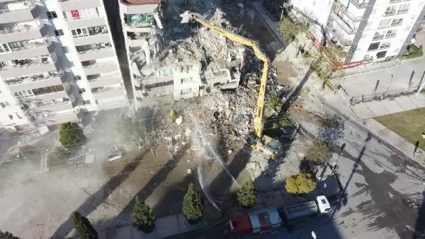 İzmir'deki depremde yıkılan Yılmaz Erbek Apartmanı iddianamesi kabul edildi İzmir'deki depremde yıkılan Yılmaz Erbek Apartmanı iddianamesi kabul edildi