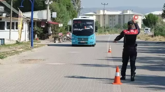 Jandarma'dan dolmuşlarda sivil denetim Jandarma'dan dolmuşlarda sivil denetim