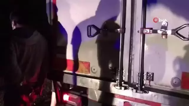 Kaçak avlanan 3 ton kalkan balığına Sahil Güvenlik ekipleri el koydu Kaçak avlanan 3 ton kalkan balığına Sahil Güvenlik ekipleri el koydu