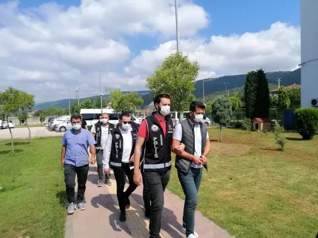 Kaçak sigaraları sahte bandrolle piyasaya süren 7 kişi adliyeye sevk edildi Kaçak sigaraları sahte bandrolle piyasaya süren 7 kişi adliyeye sevk edildi