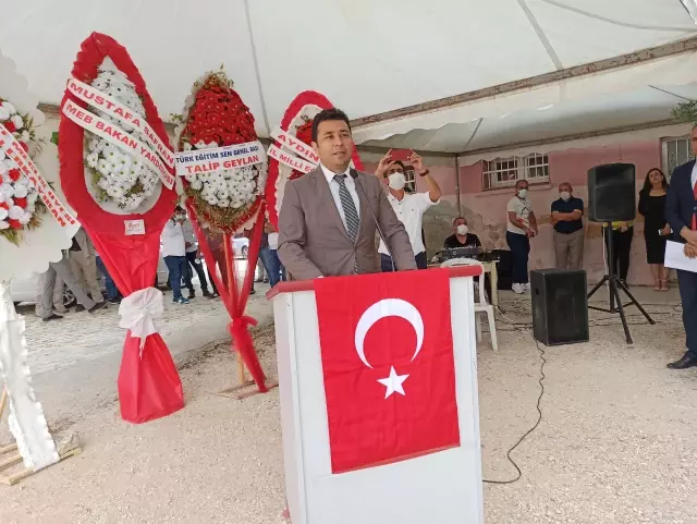 Kadirli'de yapımı tamamlanan İrfan Can Kütüphanesi hizmete açıldı Kadirli'de yapımı tamamlanan İrfan Can Kütüphanesi hizmete açıldı