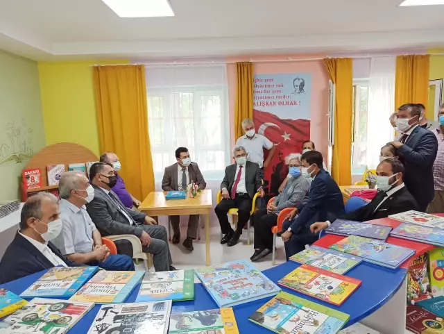 Kadirli'de yapımı tamamlanan İrfan Can Kütüphanesi hizmete açıldı Kadirli'de yapımı tamamlanan İrfan Can Kütüphanesi hizmete açıldı