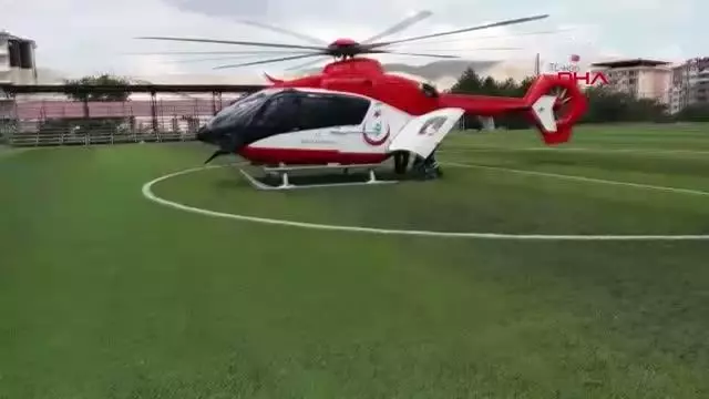Son dakika haberi: KALP KRİZİ GEÇİRDİ, AMBULANS HELİKOPTERLE HASTANEYE ULAŞTIRILDI Son dakika haberi: KALP KRİZİ GEÇİRDİ, AMBULANS HELİKOPTERLE HASTANEYE ULAŞTIRILDI