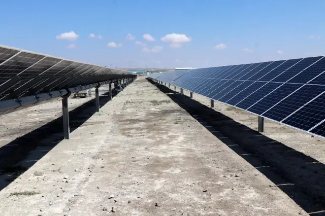 Kalyon Holding Yönetim Kurulu Başkanı Kalyoncu: 'Santral tamamlandığında Avrupa'nın en büyük, dünyanın ise en büyük 5 güneş enerjisi santralinden... Kalyon Holding Yönetim Kurulu Başkanı Kalyoncu: 'Santral tamamlandığında Avrupa'nın en büyük, dünyanın ise en büyük 5 güneş enerjisi santralinden...