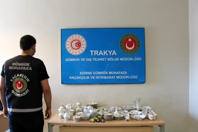 Özel düzenekle plakası değiştirilen tırda eroin üretiminde kullanılan kimyasal madde ele geçirildi Özel düzenekle plakası değiştirilen tırda eroin üretiminde kullanılan kimyasal madde ele geçirildi