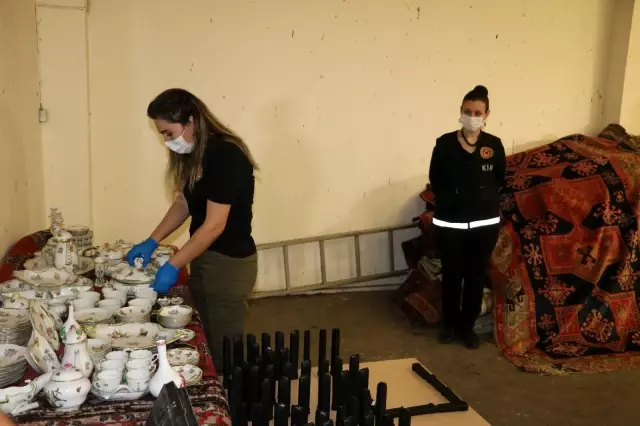 Özel düzenekle plakası değiştirilen tırda eroin üretiminde kullanılan kimyasal madde ele geçirildi Özel düzenekle plakası değiştirilen tırda eroin üretiminde kullanılan kimyasal madde ele geçirildi