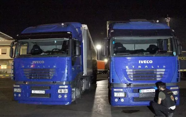 KAPIKULE'DE TIR'DA 16 TON ASİT ANHİDRİT ELE GEÇİRİLDİ KAPIKULE'DE TIR'DA 16 TON ASİT ANHİDRİT ELE GEÇİRİLDİ