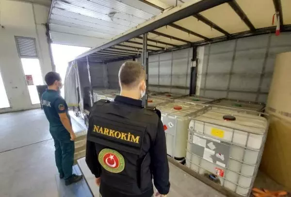 KAPIKULE'DE TIR'DA 16 TON ASİT ANHİDRİT ELE GEÇİRİLDİ KAPIKULE'DE TIR'DA 16 TON ASİT ANHİDRİT ELE GEÇİRİLDİ