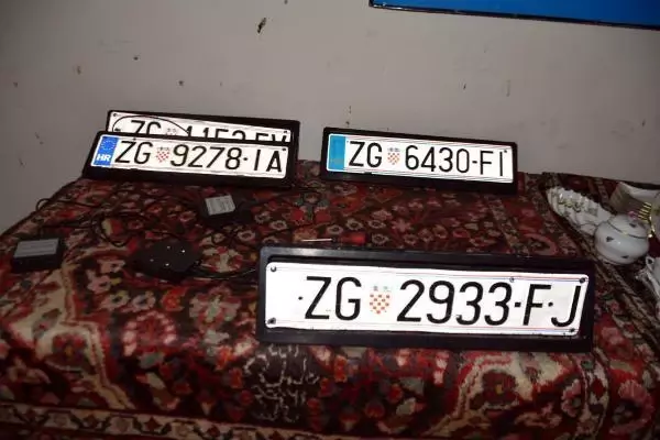 KAPIKULE'DE TIR'DA 16 TON ASİT ANHİDRİT ELE GEÇİRİLDİ KAPIKULE'DE TIR'DA 16 TON ASİT ANHİDRİT ELE GEÇİRİLDİ