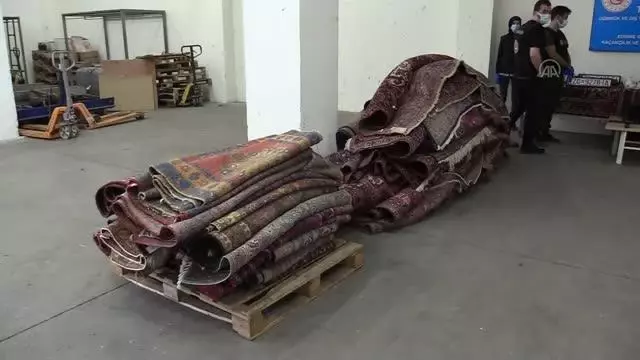 Kapıkule Sınır Kapısı'nda otomatik silah şarjörleriyle çok sayıda kaçak eşya yakalandı Kapıkule Sınır Kapısı'nda otomatik silah şarjörleriyle çok sayıda kaçak eşya yakalandı