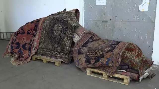 Kapıkule Sınır Kapısı'nda otomatik silah şarjörleriyle çok sayıda kaçak eşya yakalandı Kapıkule Sınır Kapısı'nda otomatik silah şarjörleriyle çok sayıda kaçak eşya yakalandı