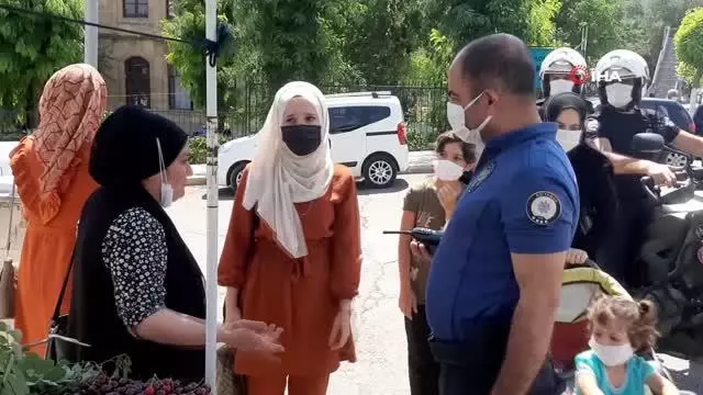 Kapkaççılar hamile kadının cüzdanını böyle çaldı Kapkaççılar hamile kadının cüzdanını böyle çaldı