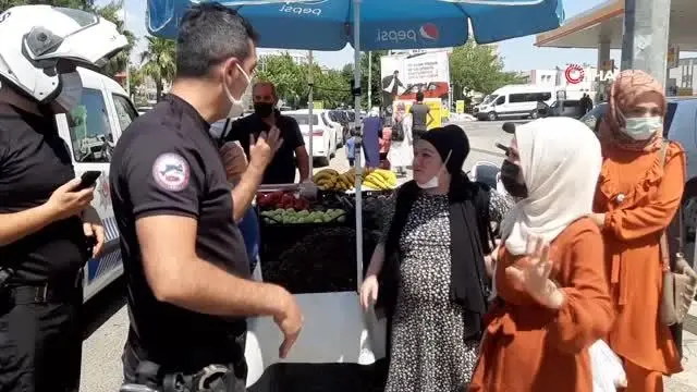 Kapkaççılar hamile kadının cüzdanını böyle çaldı Kapkaççılar hamile kadının cüzdanını böyle çaldı