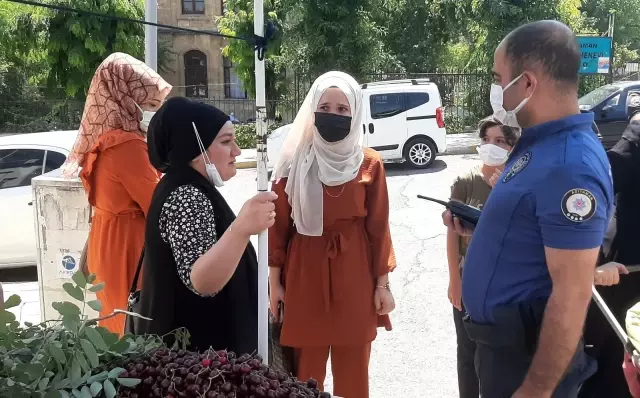 Kapkaççılar hamile kadının cüzdanını böyle çaldı Kapkaççılar hamile kadının cüzdanını böyle çaldı