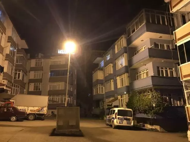 4'üncü kattan düştüğü iddia edilen Suriyeli çocuk ağır yaralandı 4'üncü kattan düştüğü iddia edilen Suriyeli çocuk ağır yaralandı