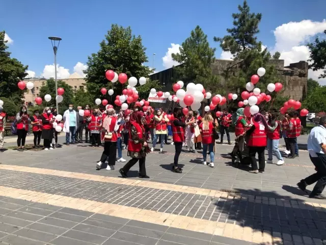 Kayseri'de Türk Kızılay'ın 153. yılı kutlandı Kayseri'de Türk Kızılay'ın 153. yılı kutlandı