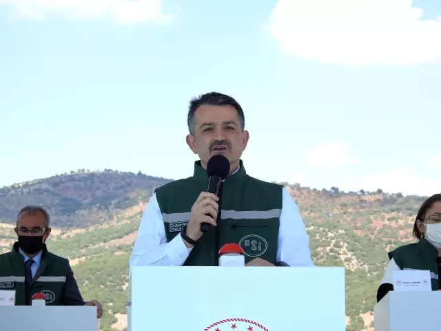 Kilis'in 2050 yılına kadarki su ihtiyacını sağlayacak olan baraj hizmete açıldı Kilis'in 2050 yılına kadarki su ihtiyacını sağlayacak olan baraj hizmete açıldı
