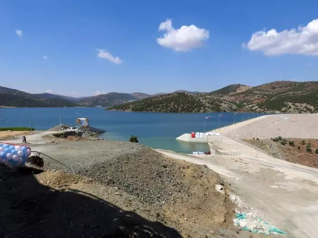 Kilis'in 2050 yılına kadarki su ihtiyacını sağlayacak olan baraj hizmete açıldı Kilis'in 2050 yılına kadarki su ihtiyacını sağlayacak olan baraj hizmete açıldı