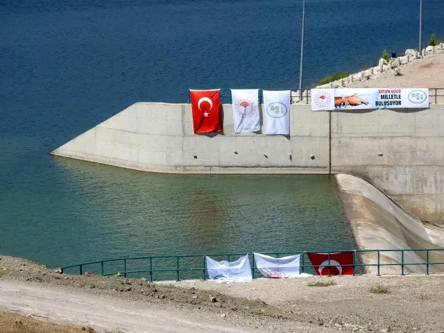 Kilis'in 2050 yılına kadarki su ihtiyacını sağlayacak olan baraj hizmete açıldı Kilis'in 2050 yılına kadarki su ihtiyacını sağlayacak olan baraj hizmete açıldı