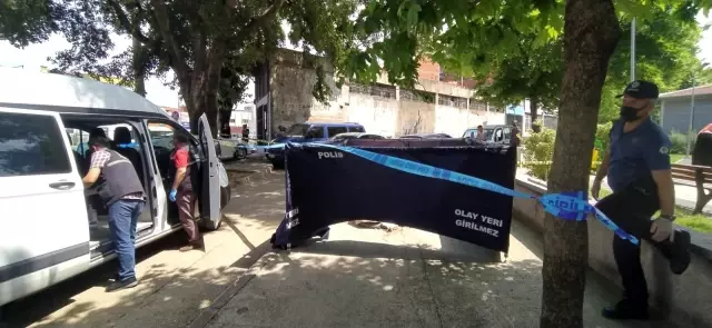 Hareketsiz yatan şahıs paniğe neden oldu! Sokaklarda yaşayan adam, kaldırımda ölü bulundu Hareketsiz yatan şahıs paniğe neden oldu! Sokaklarda yaşayan adam, kaldırımda ölü bulundu