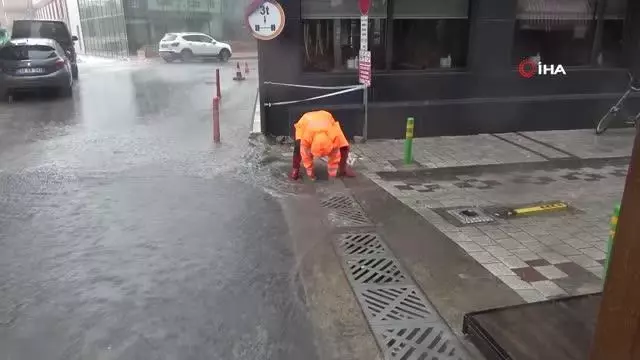 Kırklareli'nde sağanak yağış vatandaşları hazırlıksız yakaladı Kırklareli'nde sağanak yağış vatandaşları hazırlıksız yakaladı