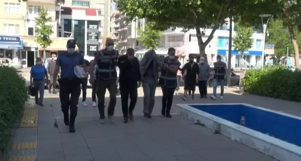KIRŞEHİR'DE 3 KADIN CİNAYETİNİN ŞÜPHELİLERİ 16 YIL SONRA YAKALANDI KIRŞEHİR'DE 3 KADIN CİNAYETİNİN ŞÜPHELİLERİ 16 YIL SONRA YAKALANDI