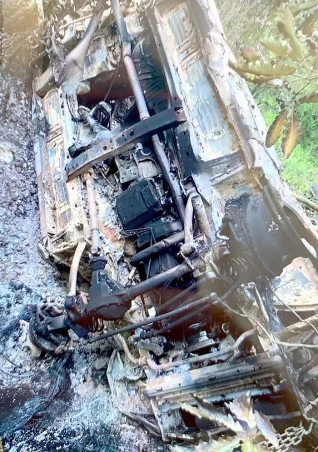Kocaeli'de arazi aracı şarampole devrildi: 3 yaralı Kocaeli'de arazi aracı şarampole devrildi: 3 yaralı