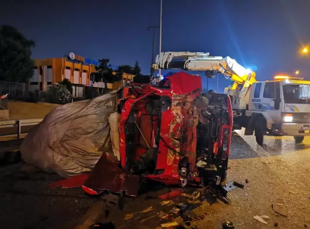 Sebze yüklü kamyon kamyonete çarptı: 5 yaralı Sebze yüklü kamyon kamyonete çarptı: 5 yaralı